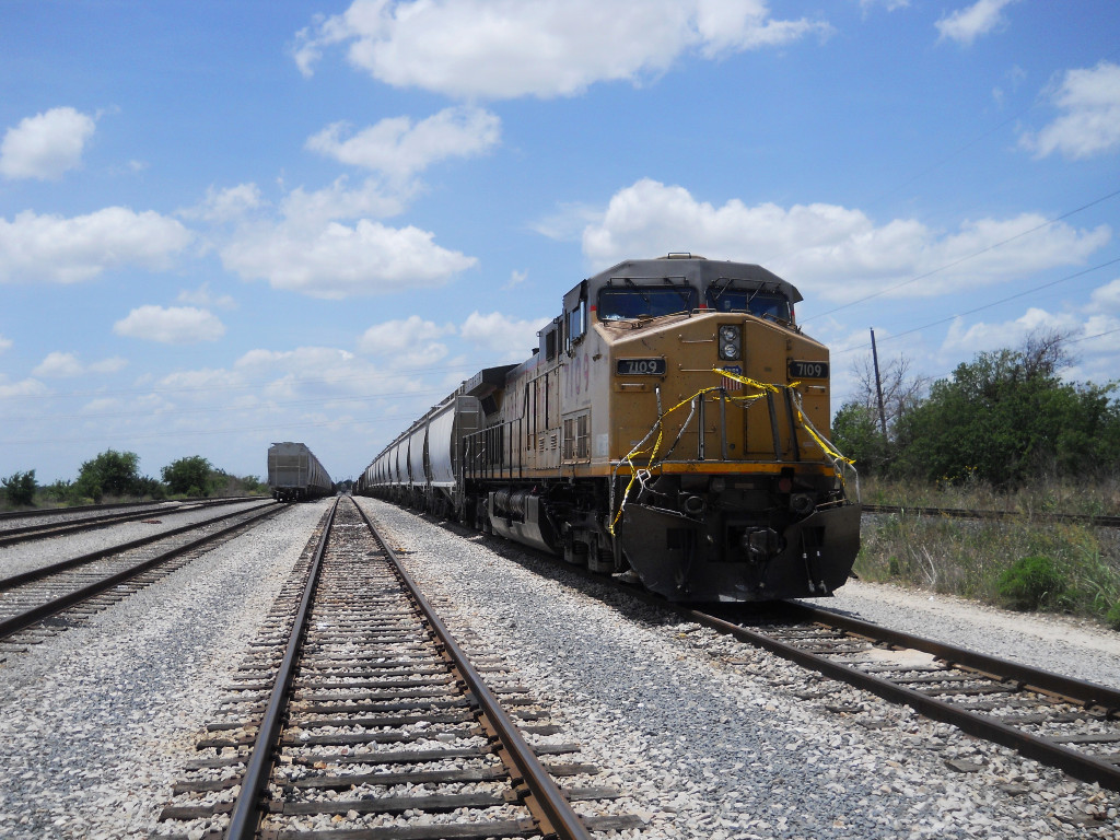 UP 7109  1Jun2011  Set out in JAMA on the way to the shop for repairs 